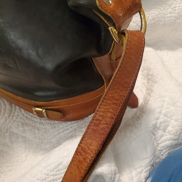 Valentina Bucket Handbag - Picture 5 of 8